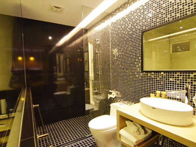 Bathroom 3, Hotian Inn, Pingtung