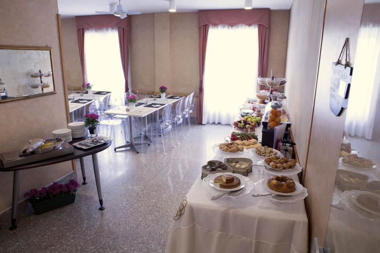 Food & Drinks 5, Hotel Mennini, Milano