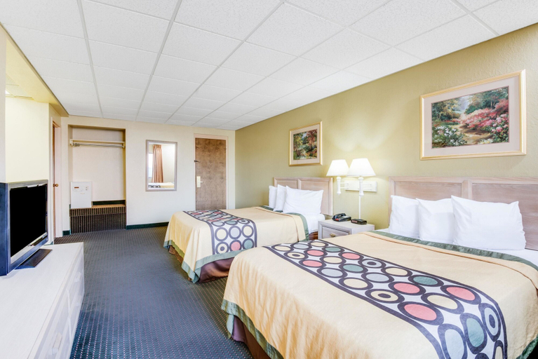 Bedroom 3, Super 8 by Wyndham Port Clinton, Ottawa