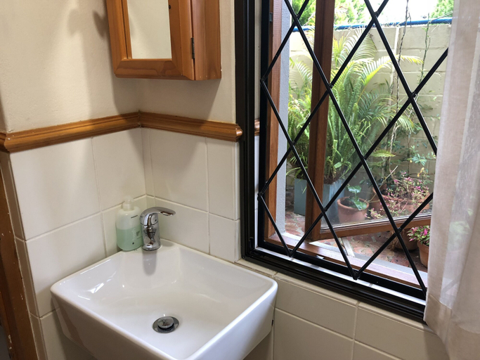 Bathroom 5, 10 Alexander B&B, Cape Winelands