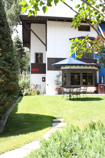 Exterior & Views 2, St. Moritz Lodge & Condominiums, Pitkin