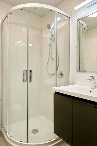 Bathroom 5, Sojourn Apartment Hotel - Ghuznee, Wellington