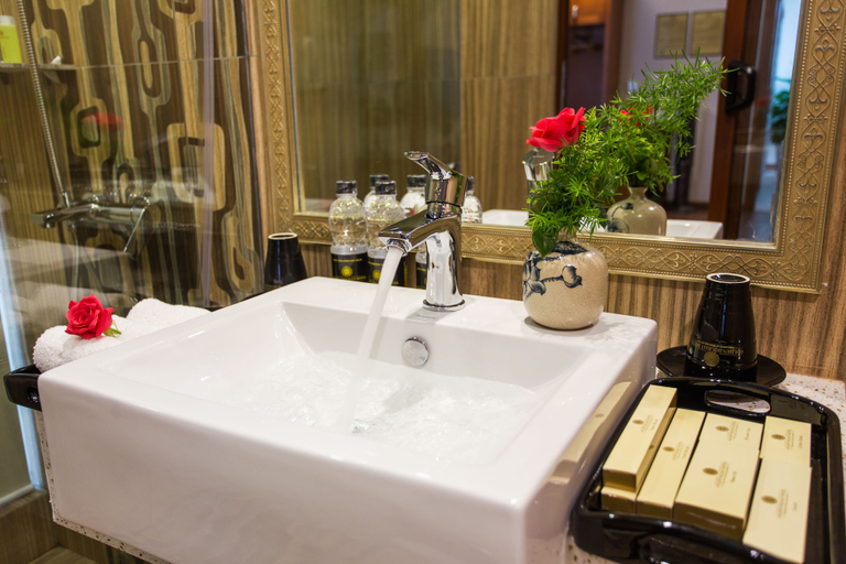 Bathroom 4, Hanoi Golden Holiday Hotel, Hoàn Kiếm