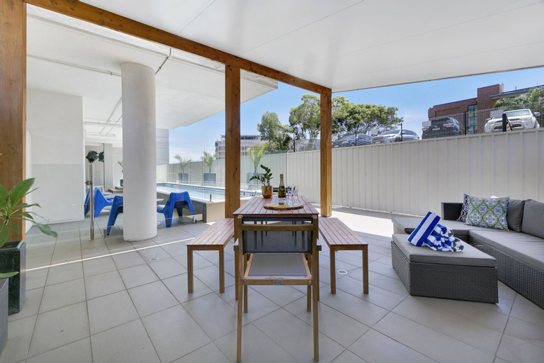 Exterior & Views 7