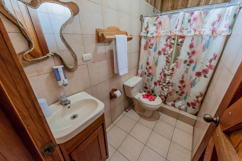 Bathroom 3, Hotel El Amanecer, Puntarenas