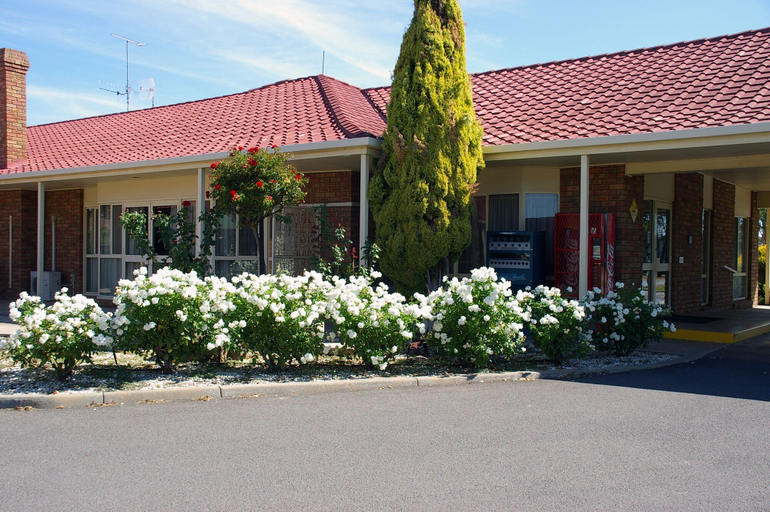 Exterior & Views 4, Pines Country Club Motor Inn, Shepparton