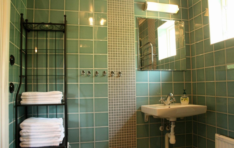 Bathroom 3, Grönelid Gård, Laxå