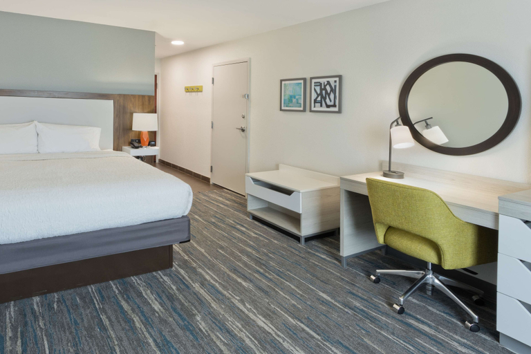 Bedroom 3, Hampton Inn & Suites Phenix City- Columbus Area, Russell