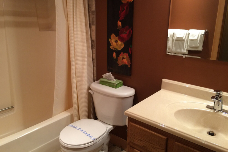 Bathroom 3, The Griz Inn, East Kootenay