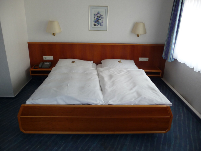 Bedroom 4, Sonne, Esslingen