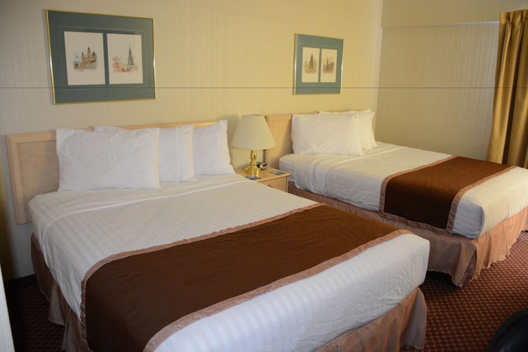 Bedroom 3, Travelodge by Wyndham Lethbridge, Division No. 2