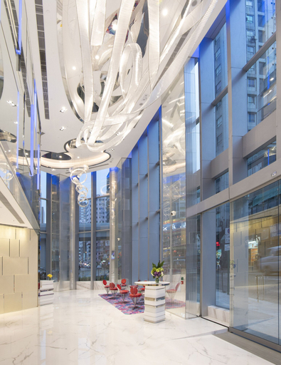 Exterior & Views 27