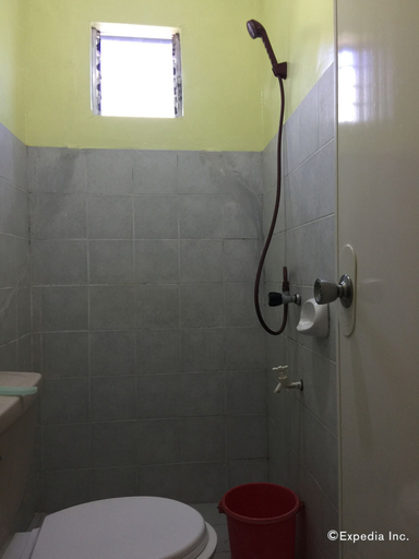 Bathroom 4, Constrell Pension House, Tagbilaran City