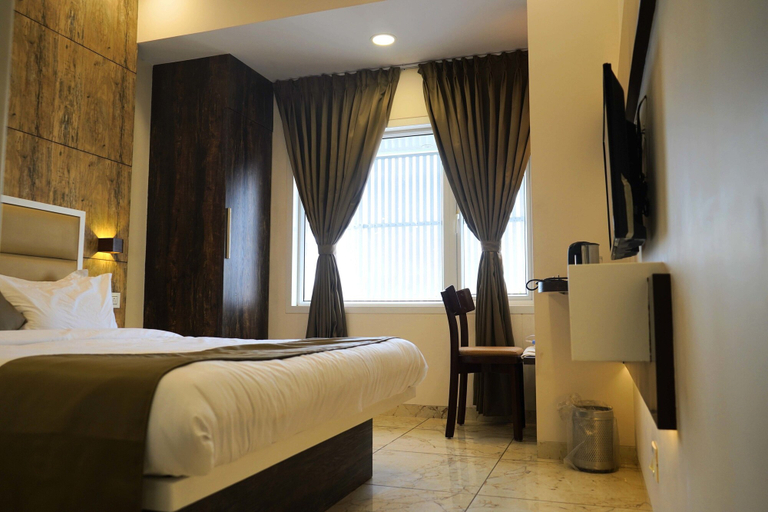 Bedroom 4, Hotel Royal Treat, Surat