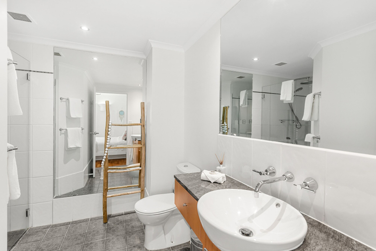 Bathroom 4, Belle Escapes - Sapphire Suite Absolute Beachfront Alamanda Resort 17, Cairns