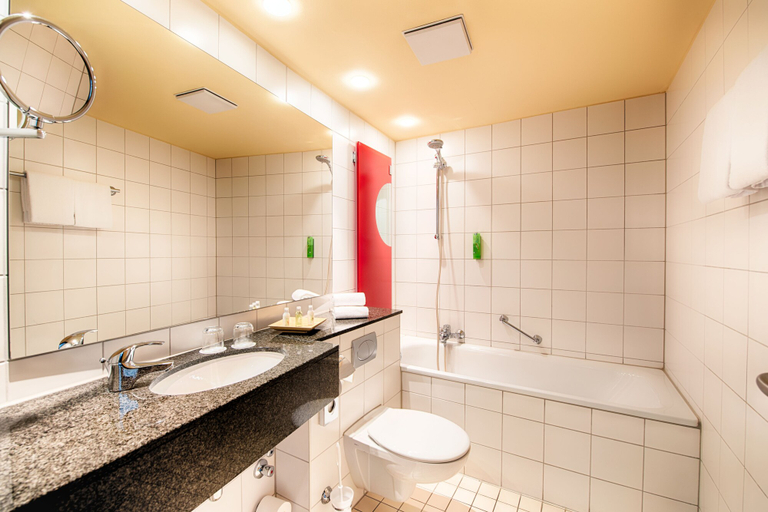 Bathroom 5, Welcome Kongresshotel Bamberg, Bamberg