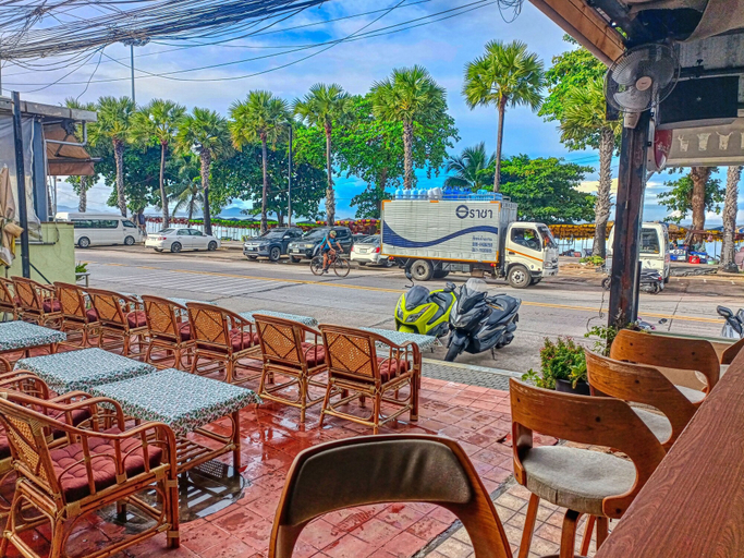 Food & Drinks 5, Happy Vikings - Beachfront, Pattaya