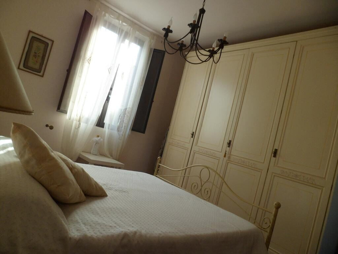 Bedroom 3, La Dea Bendata, Enna