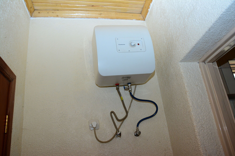 Bathroom 3, Martin Aviator Hotel, Kicukiro
