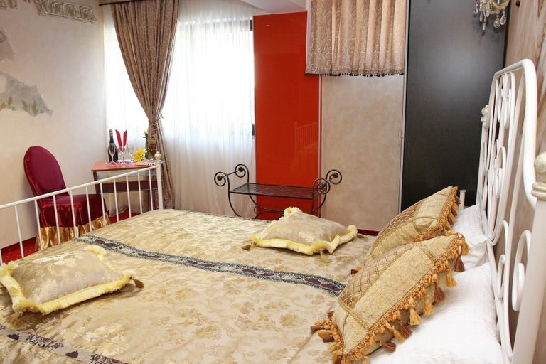Bedroom 2, Grand Pier Hotel Old Town, Municipiul Bucuresti