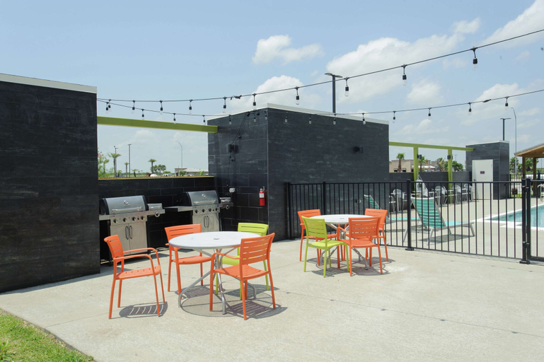 Food & Drinks 5, Home2 Suites by Hilton Portland, San Patricio