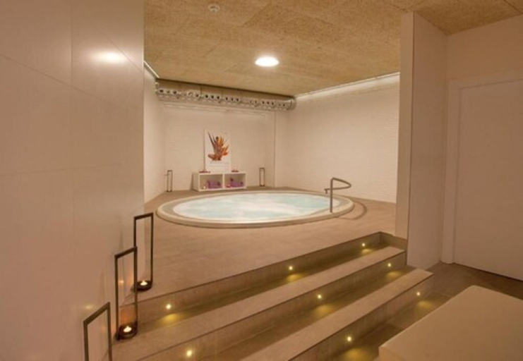 Bathroom 4, Hotel Pompaelo Urban Spa, Navarra