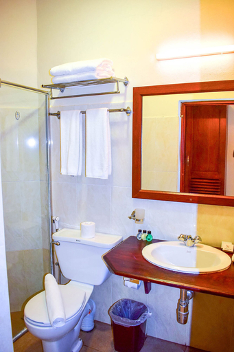Bathroom 5, Insight resort, Habaraduwa