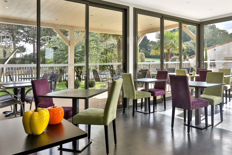 Food & Drinks 5, Le Mas De Castel, Dordogne