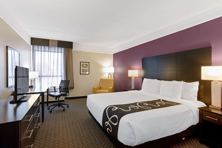 Bedroom 4, La Quinta Inn & Suites by Wyndham Boston-Andover, Essex