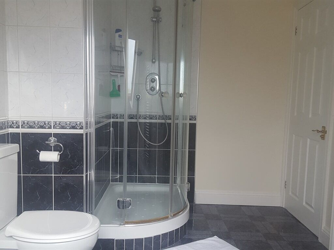 Bathroom 3, Kathleen House, London