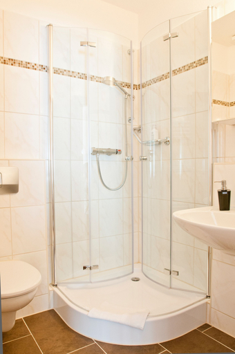 Bathroom 5, Regiohotel Germania Bad Harzburg, Goslar