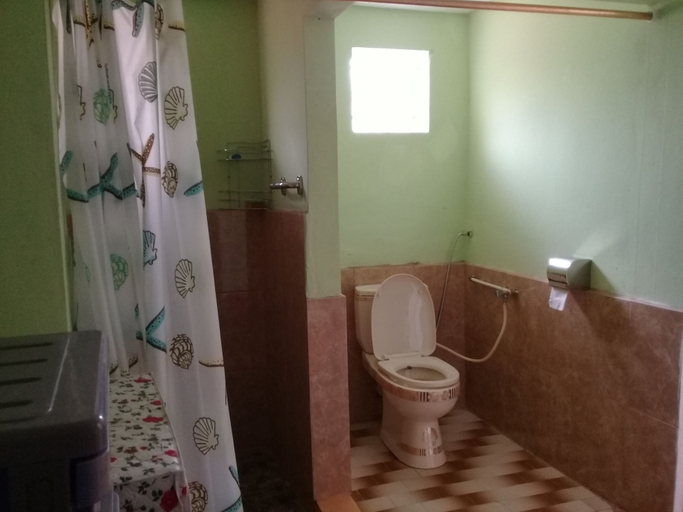 Bathroom 2, Paradise Resting Home