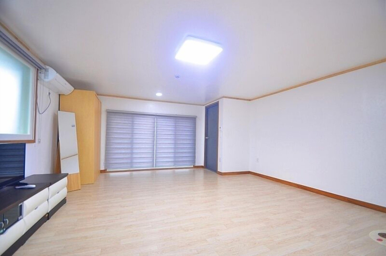 Others 4, Osio Pension, Jeju