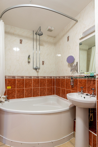 Bathroom 3, The Evenhill, Kent