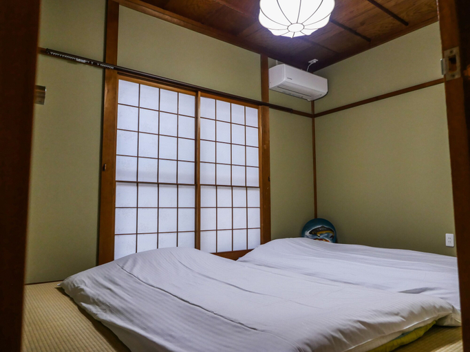 Bedroom 2, Tomarigi House, Kanazawa