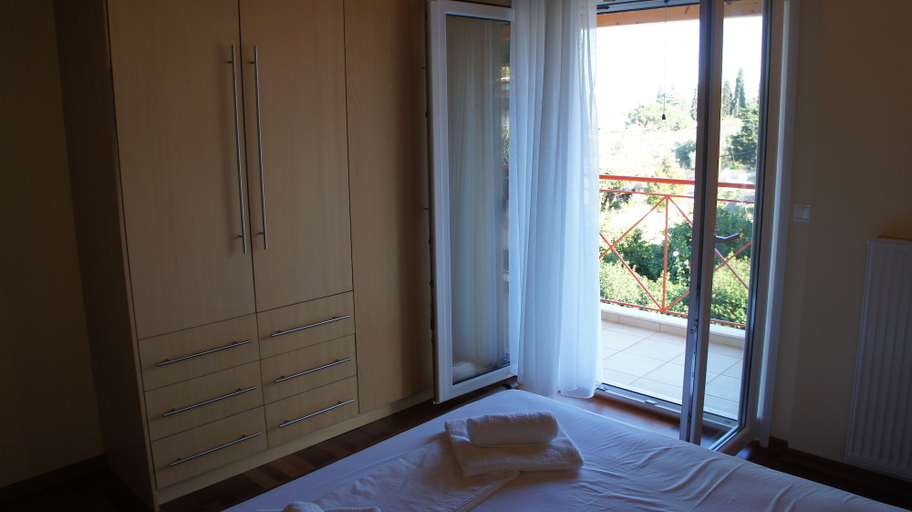 Bedroom 2, Stavento - Villas Trapeza & Voura, West Greece