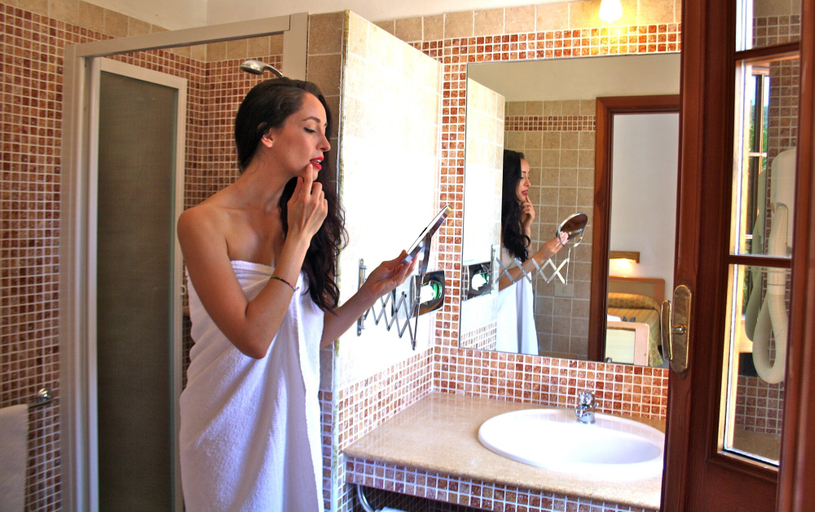 Bathroom 5, La Filadelfia, Messina