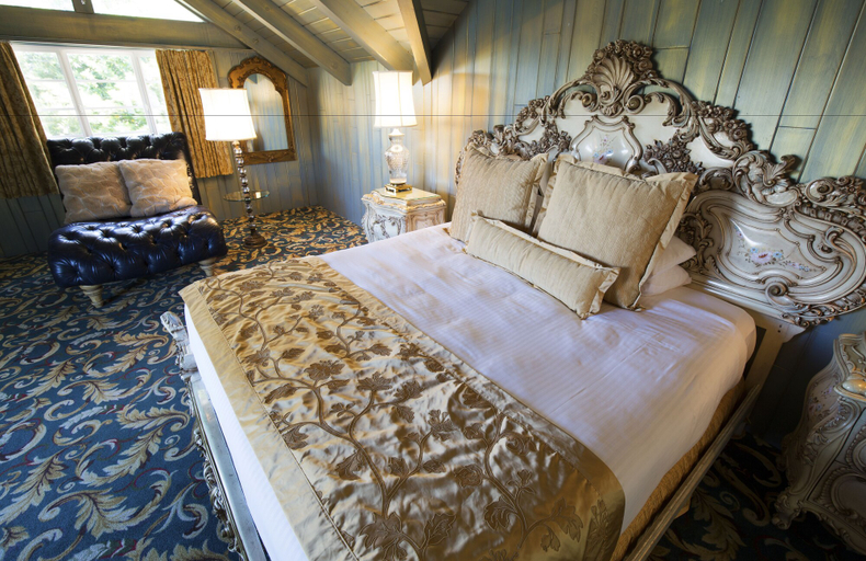 Bedroom 4, Madonna Inn, San Luis Obispo