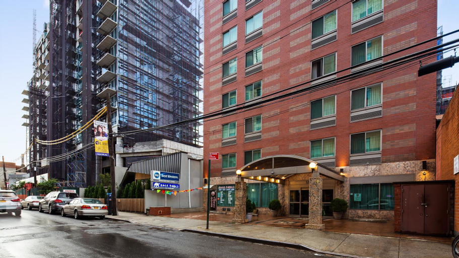 Exterior & Views 21