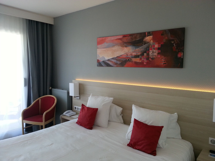 Bedroom 2, Best Western Plus Hôtel Le Roof, Morbihan