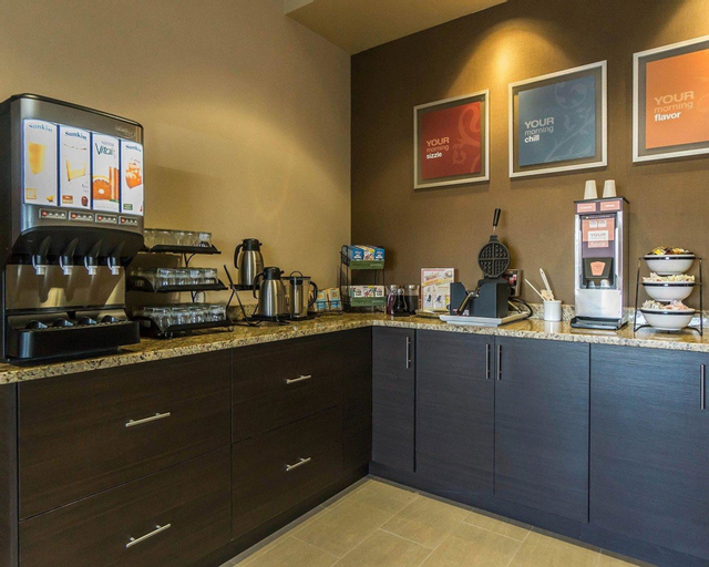 Food & Drinks 5, Comfort Inn & Suites Edmonton International Airpor, Division No. 11