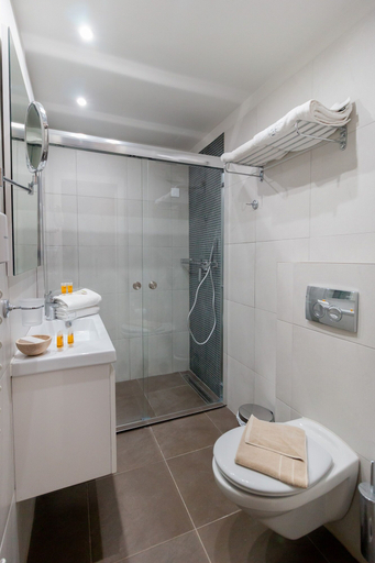 Bathroom 5, Hotel Artina Nuovo, Peloponnese