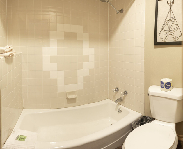 Bathroom 4, Arrowhead Mountain Lodge, Gunnison