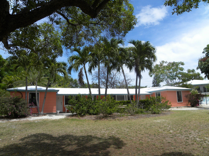 Exterior & Views 2, Rock Reef Resort, Monroe