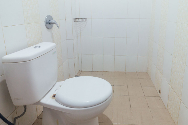 Bathroom 4, Oyo 1629 Nadine's Home, Ambon