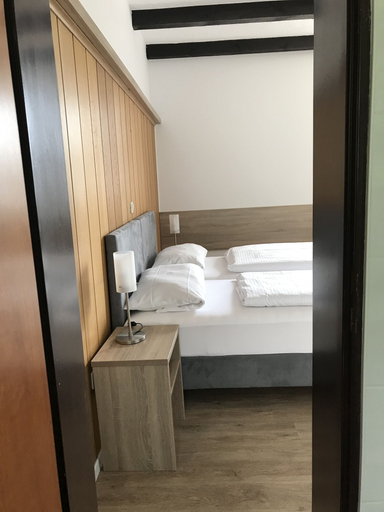 Bedroom 4, Hotel und Restaurant Alte Wache, Helmstedt