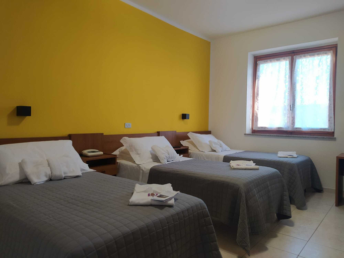 Bedroom 3, Hotel Baiardo, Novara