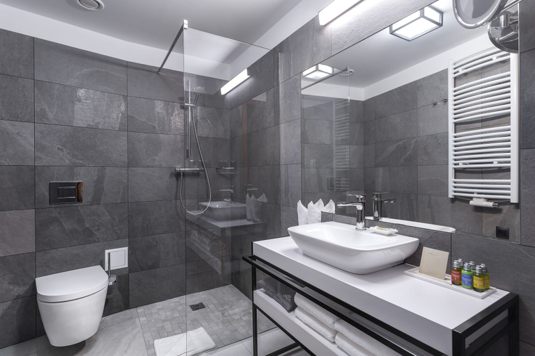 Bathroom 5, Green Mountain Hotel, Jelenia Góra