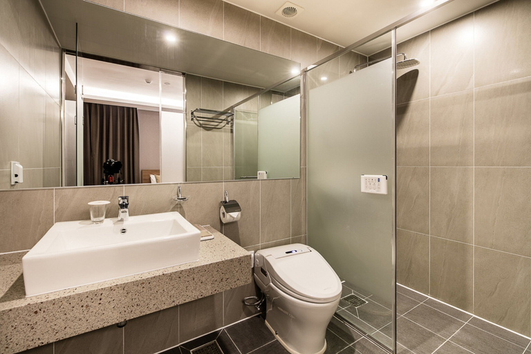 Bathroom 5, WD Hotel, Gwanak