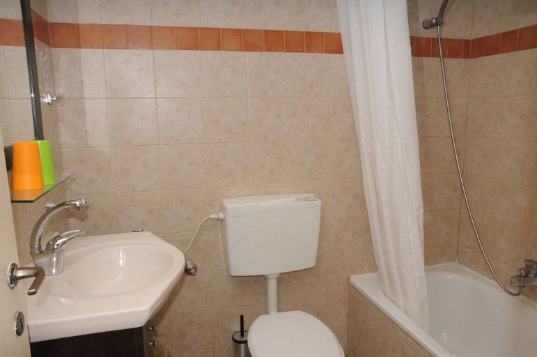 Bathroom 5, Little House in Bakah, Jerusalem